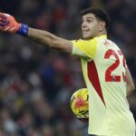 Inter Milan Bidik Emiliano Martinez, Yann Sommer Terancam Tersingkir