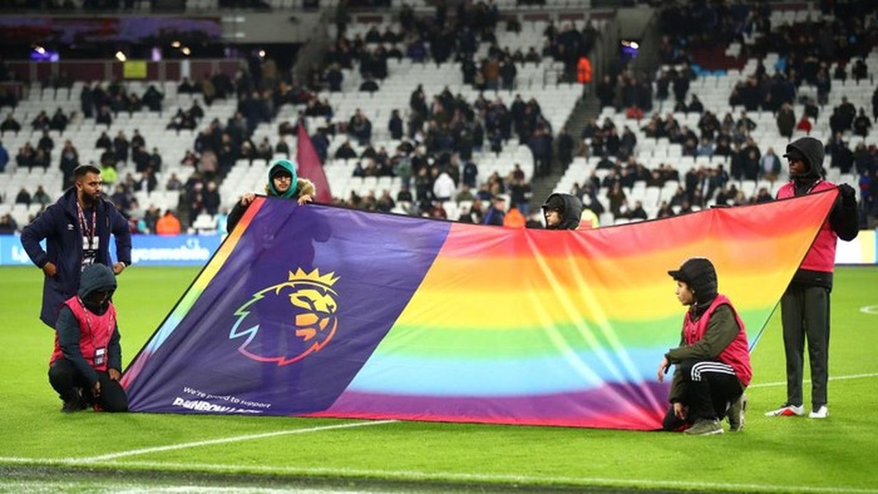 Premier League Pertimbangkan Bola Pelangi LGBTQ+ untuk Kampanye Inklusif ‘With Pride’