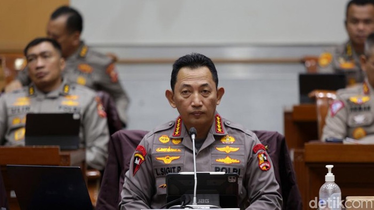 Foto: Kapolri Jenderal Listyo Sigit Prabowo Di Dpr, Rabu (12/4/2023). (agung Pambudhy/detikcom).