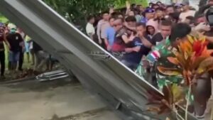 Lima Oknum TNI AL Keroyok Guru di Talaud, Massa Geruduk Mako Lanal Melonguane