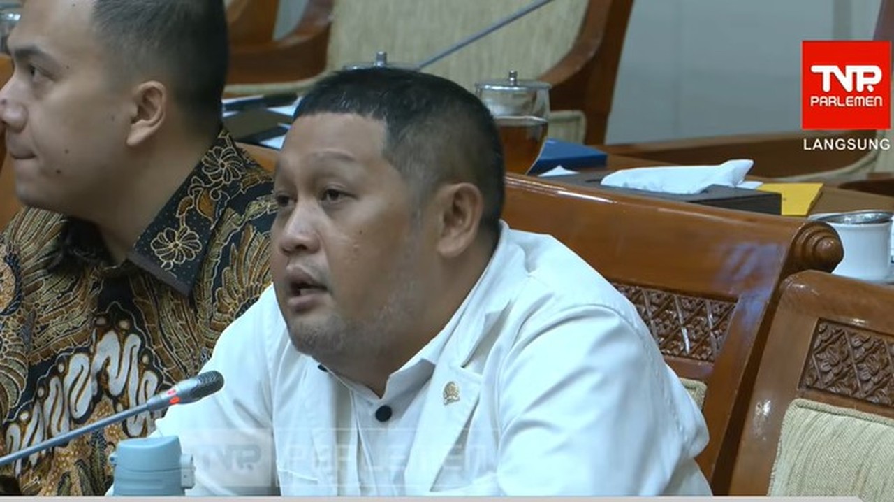 PKB Tegaskan Dukungan Polri di Bawah Presiden, Merujuk Peran Gus Dur PKB Tegaskan Dukungan Polri di Bawah Presiden, Merujuk Peran Gus Dur