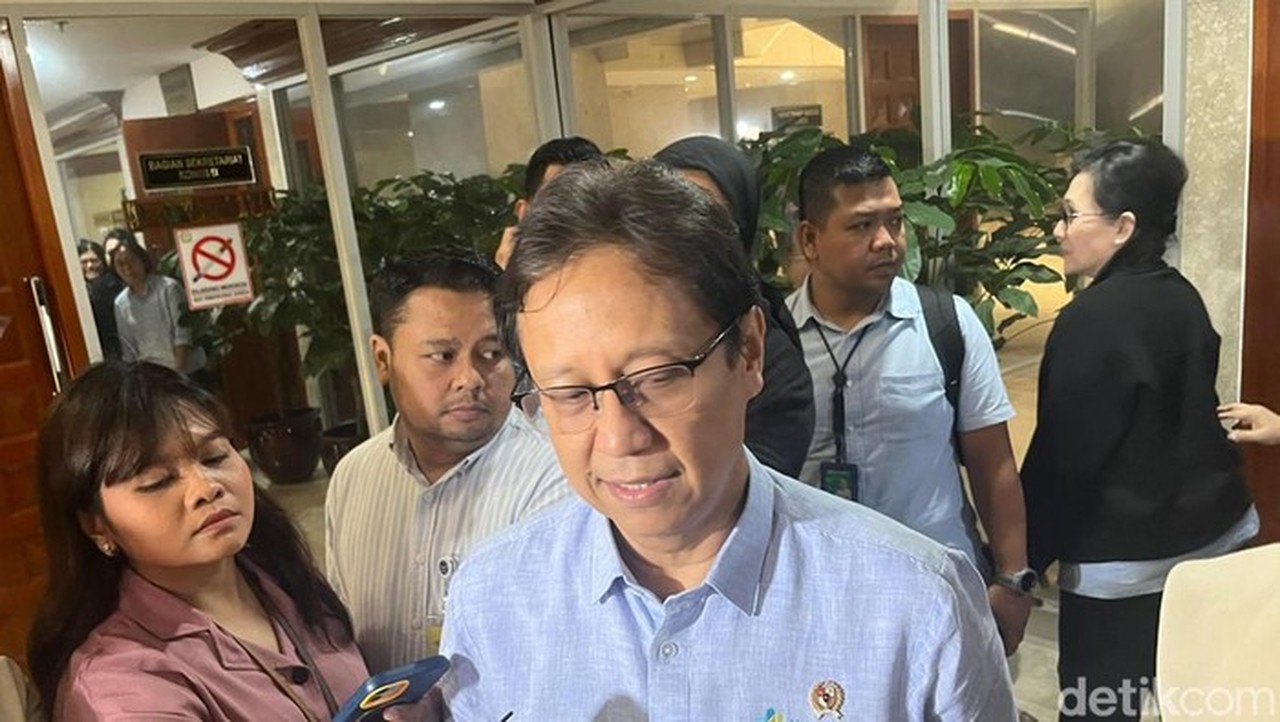 Menkes Budi Gencarkan Imunisasi Campak Pasca-Bencana di Tiga Provinsi Sumatera