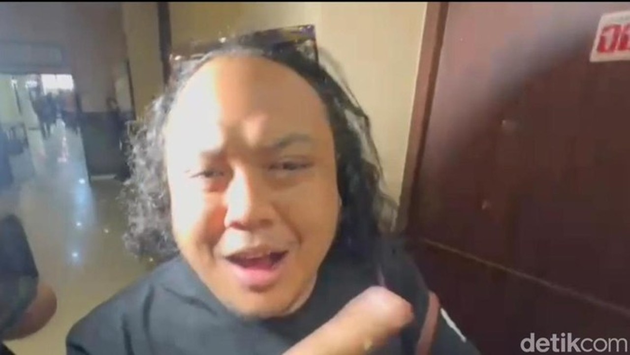 Manajer dan Asisten Lula Lahfah Diperiksa Polisi Terkait Kematian Sang Selebgram Manajer dan Asisten Lula Lahfah Diperiksa Polisi Terkait Kematian Sang Selebgram