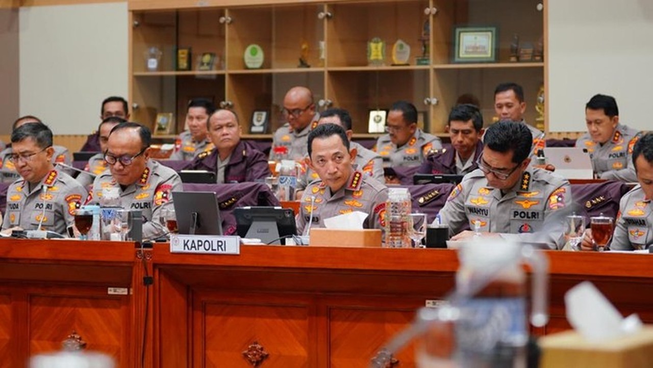 Kapolri Jenderal Listyo Sigit Tolak Jadi Menteri Kepolisian, Pilih Jadi Petani Kapolri Jenderal Listyo Sigit Tolak Jadi Menteri Kepolisian, Pilih Jadi Petani
