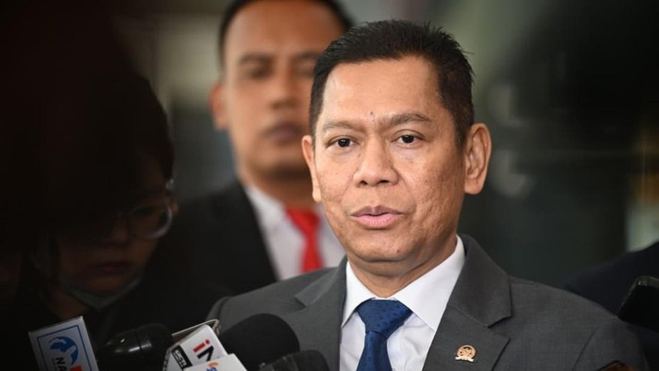 Adies Kadir Disetujui Komisi III DPR Menjadi Hakim Mahkamah Konstitusi Adies Kadir Disetujui Komisi III DPR Menjadi Hakim Mahkamah Konstitusi