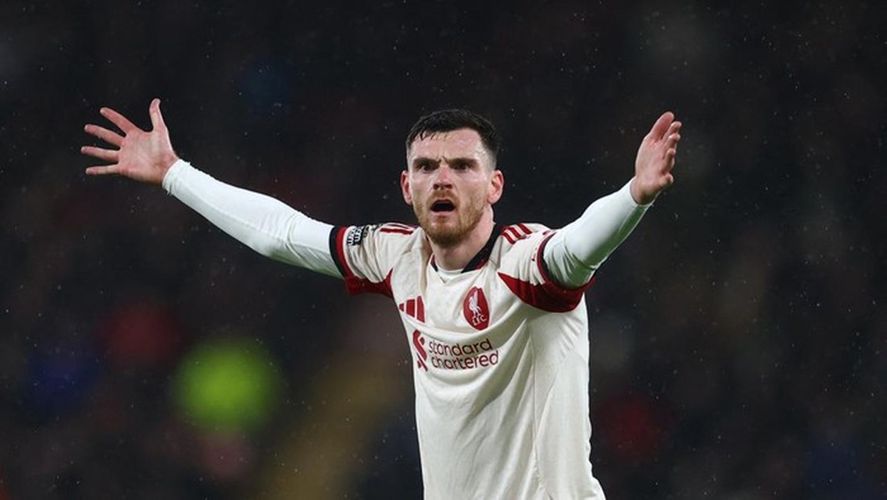 Tottenham Gagal Rekrut Andy Robertson, Liverpool Tahan Sang Bek Kiri