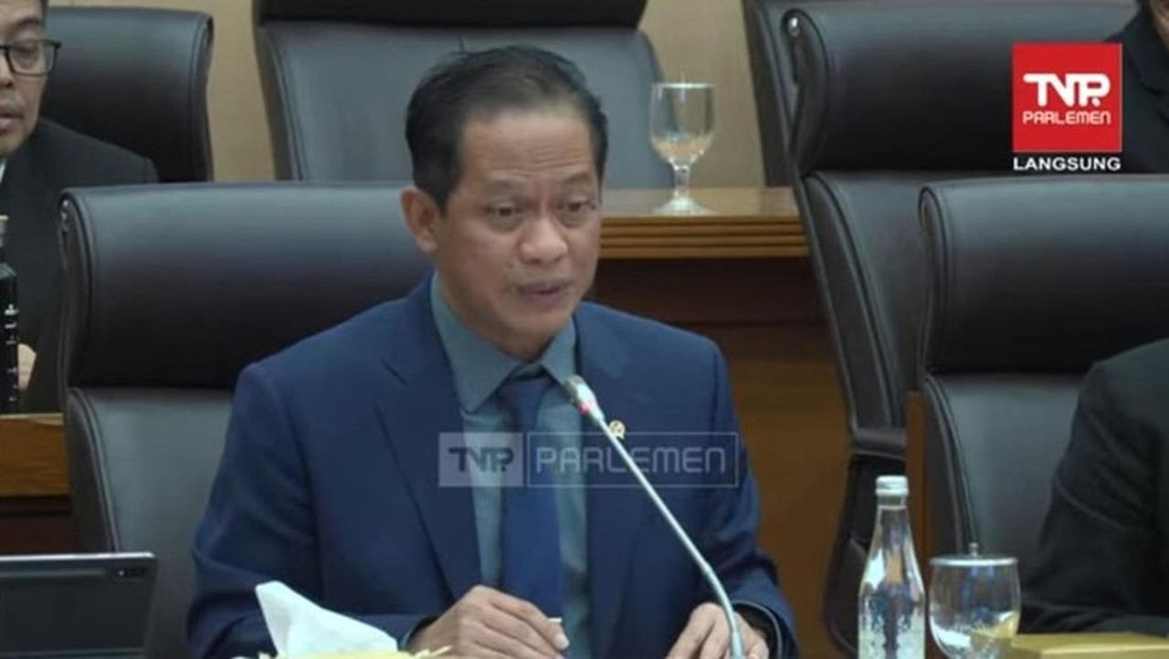 DPR Cecar Menteri LH: Kapan Izin Usaha Perusak Lingkungan Dicabut Jika Bukan Karena Bencana?