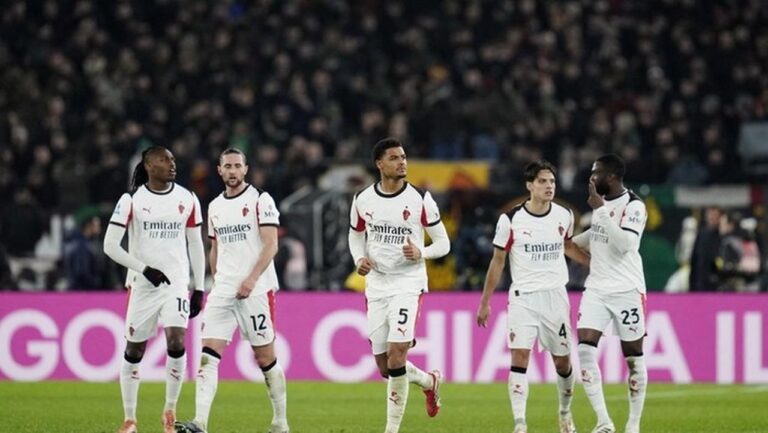 Milan Tak Terkalahkan 21 Laga Serie A, tapi Tertinggal 5 Poin dari Puncak Klasemen Milan Tak Terkalahkan 21 Laga Serie A, tapi Tertinggal 5 Poin dari Puncak Klasemen