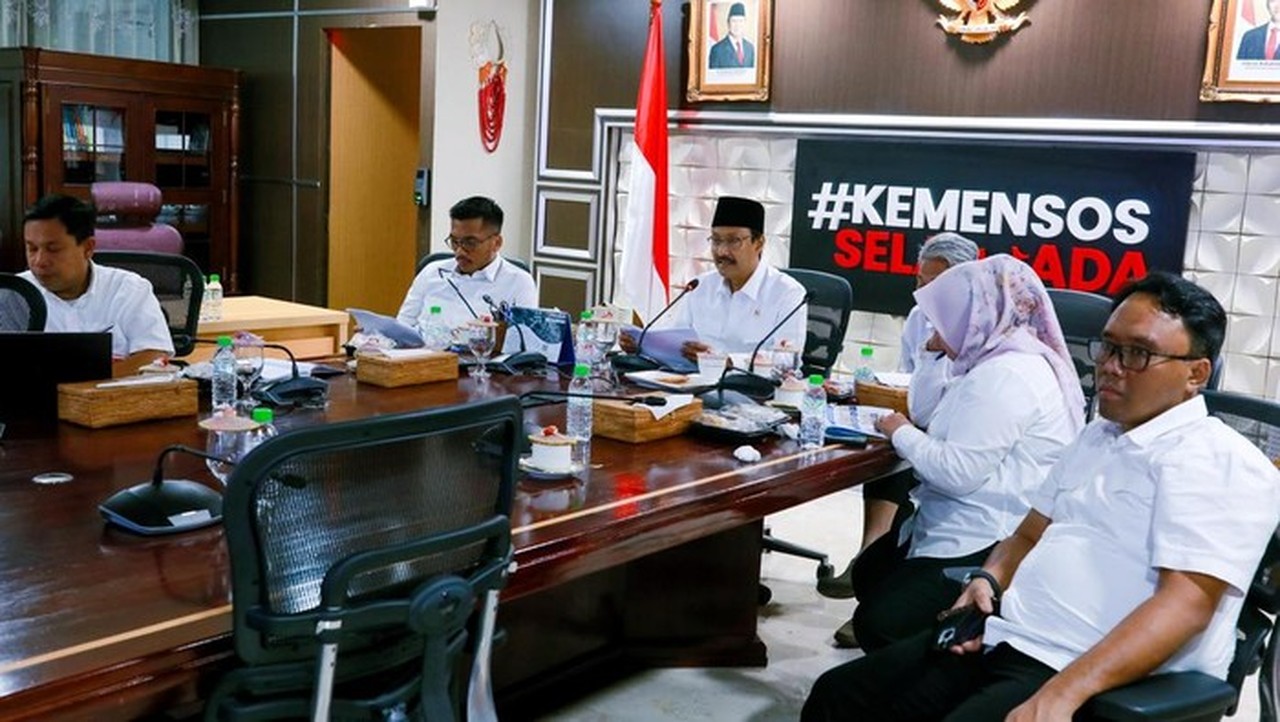 Kemensos Salurkan Bansos Pascabencana dan Reguler untuk Korban di Aceh, Sumut, Sumbar
