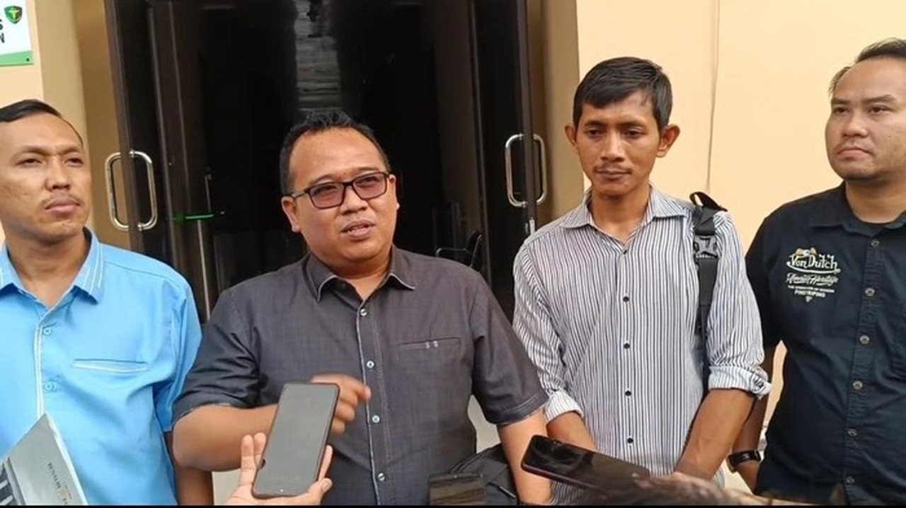 Direktur Ekbisbanten.com Buka Suara Usai Dilaporkan Wali Kota Serang ke Polda Banten Direktur Ekbisbanten.com Buka Suara Usai Dilaporkan Wali Kota Serang ke Polda Banten