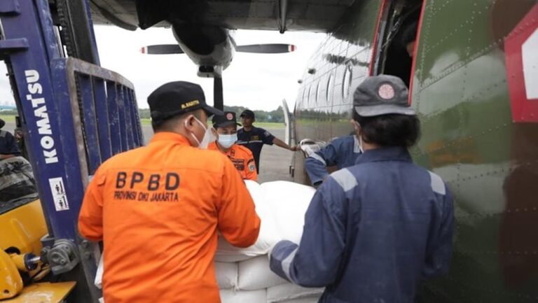 Modifikasi Cuaca di Jakarta Dilanjutkan Hari Ini Antisipasi Hujan Lebat Modifikasi Cuaca di Jakarta Dilanjutkan Hari Ini Antisipasi Hujan Lebat