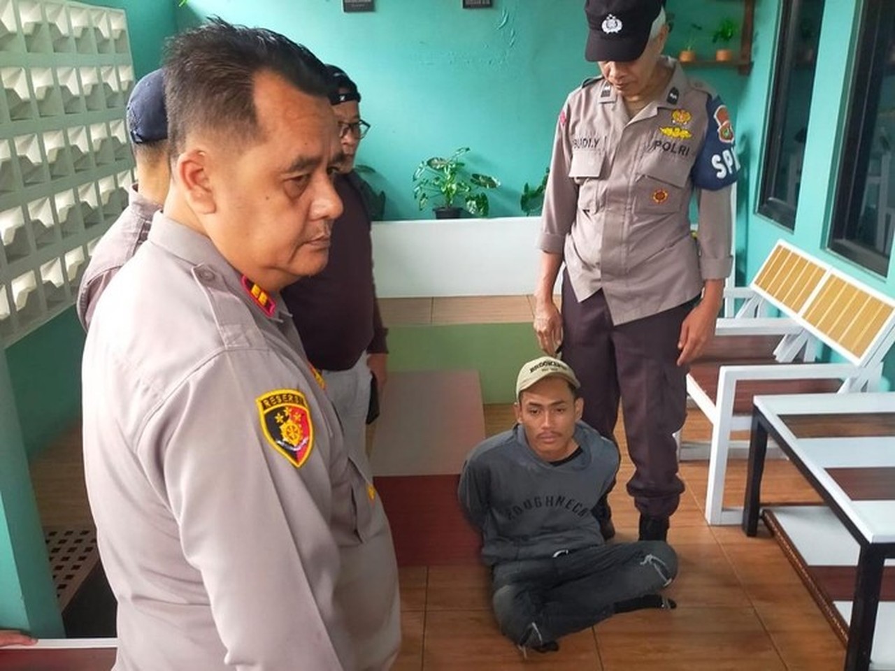 Emak-emak Depok Gagalkan Aksi Pencurian Uang Rp 500 Ribu, Pelaku Diringkus Warga