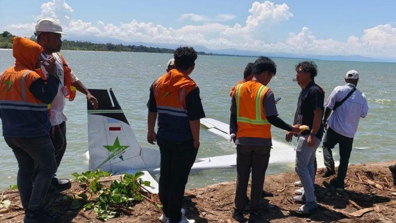 Pesawat Smart Air Terjun Bebas di Perairan Nabire, 15 Penumpang dan Kru Selamat