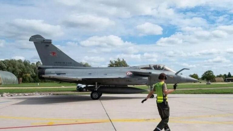 Tiga Jet Tempur Rafale Prancis Tiba di Indonesia, TNI AU Siap Operasikan Tiga Jet Tempur Rafale Prancis Tiba di Indonesia, TNI AU Siap Operasikan