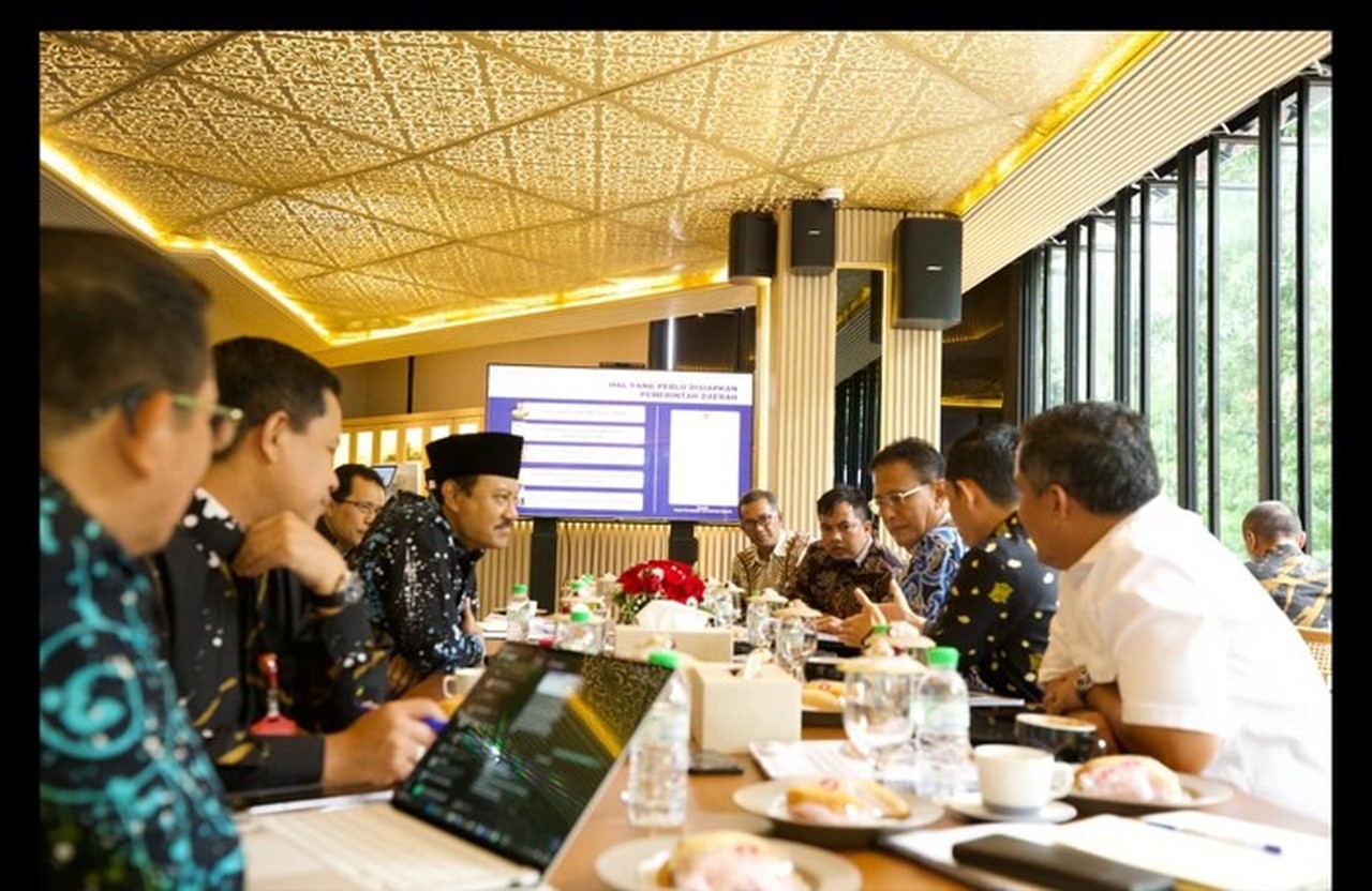 Mensos Minta Bupati Ciamis dan Aceh Barat Aktif Perbarui Data Sosial Ekonomi Nasional Mensos Minta Bupati Ciamis dan Aceh Barat Aktif Perbarui Data Sosial Ekonomi Nasional