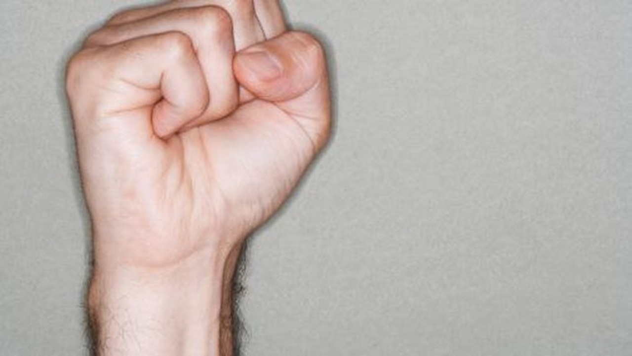 Aksi Arogan Pengendara Motor Merokok Sambil Bawa Bayi di Palmerah Berujung Pukulan