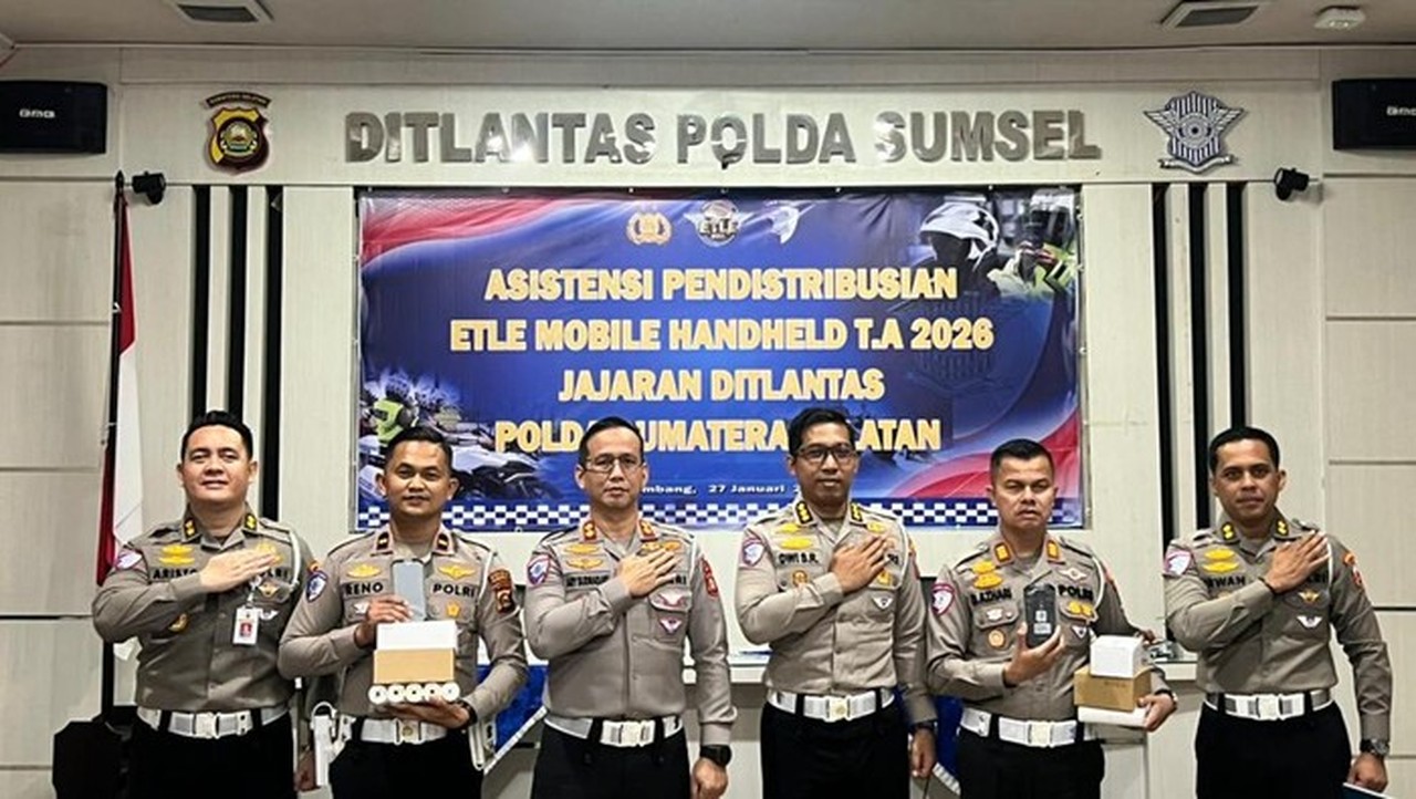 Korlantas Polri Operasionalkan ETLE Mobile Handheld di Sumsel, Tingkatkan Penegakan Hukum Modern Korlantas Polri Operasionalkan ETLE Mobile Handheld di Sumsel, Tingkatkan Penegakan Hukum Modern
