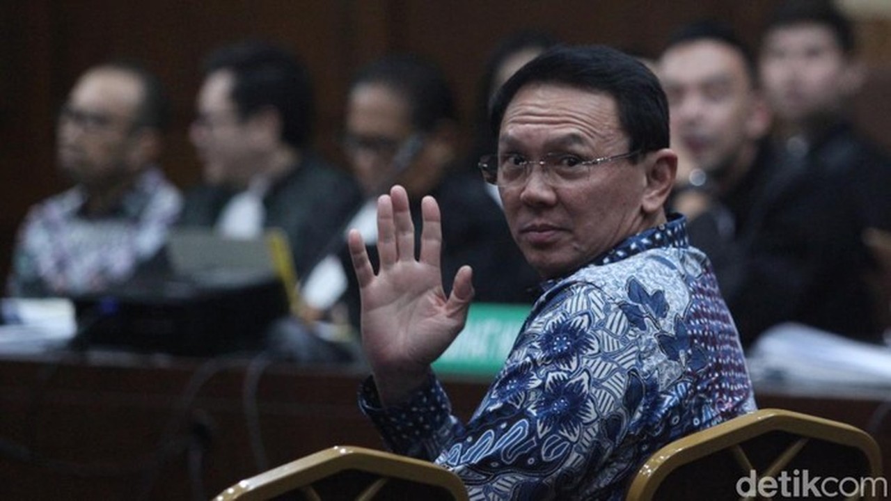 Ahok Ungkap Momen Nyaris Lempar Botol Saat Rapat Pertamina, Ini Alasannya