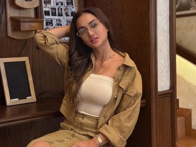 Tengku Dewi Ungkap Alasan Penampilannya Makin Bugar Pasca Cerai, Bukan Demi Pasangan Baru Tengku Dewi Ungkap Alasan Penampilannya Makin Bugar Pasca Cerai, Bukan Demi Pasangan Baru