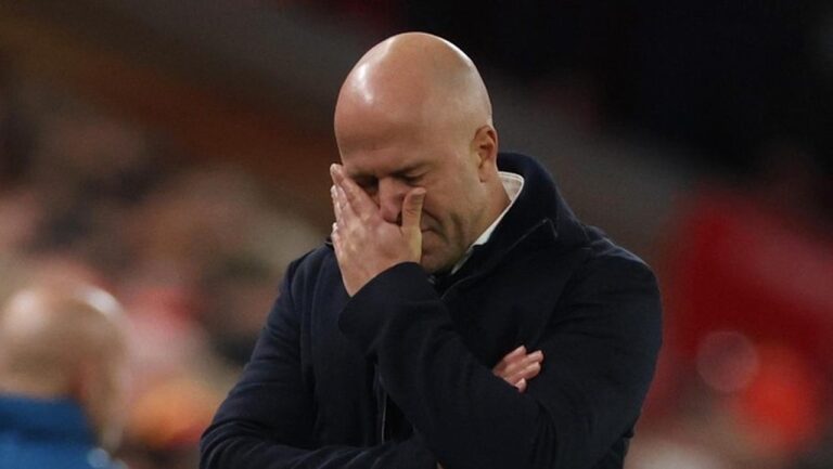 Arne Slot Minta Kesabaran Liverpool di Tengah Tekanan Pemecatan