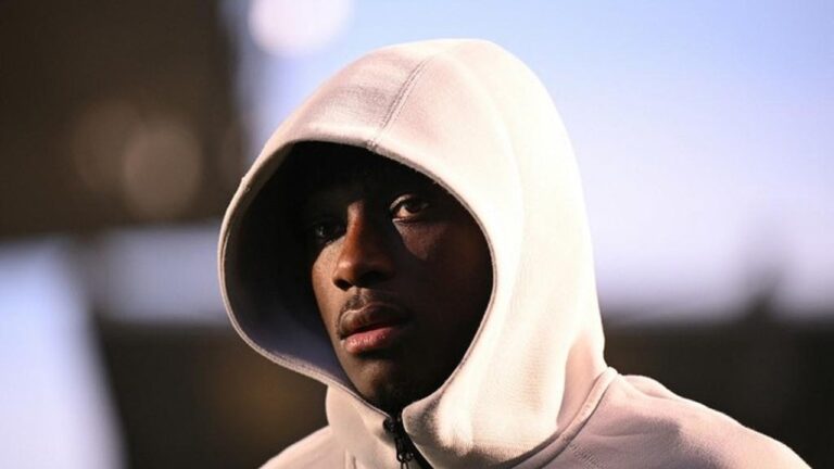 Randal Kolo Muani Alami Kecelakaan Mobil Ferrari di Jalan Tol M25, Rekan Setim Jadi Saksi Randal Kolo Muani Alami Kecelakaan Mobil Ferrari di Jalan Tol M25, Rekan Setim Jadi Saksi