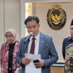 Menko Yusril Teken Pakta Integritas, Ingatkan ASN untuk Bekerja Sungguh-sungguh di 2026