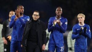 Krisis Napoli Untungkan Chelsea, Liam Rosenior Tetap Waspadai Atmosfer Stadion Diego Maradona