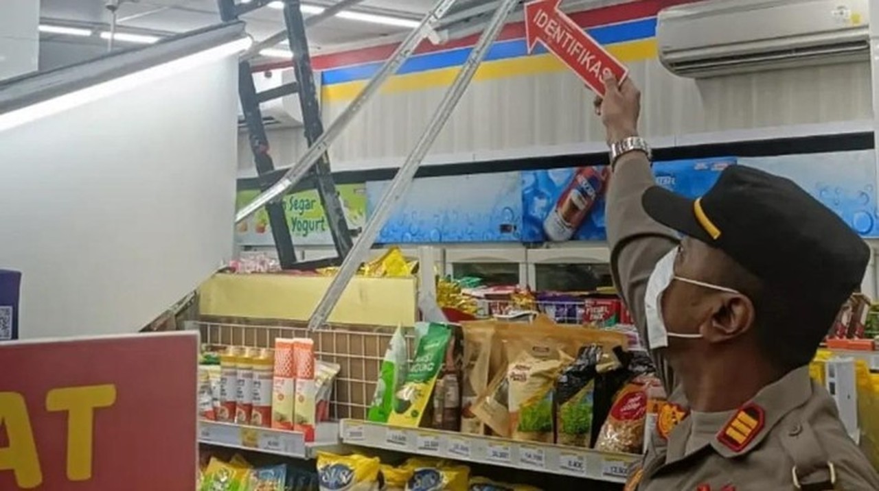 Maling Jebol Plafon Minimarket di Depok, Bobol ATM dan Gudang, Polisi Buru Pelaku