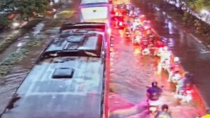 Jakarta Dilanda Banjir Akibat Hujan Deras, Jalan Daan Mogot dan DI Pandjaitan Tergenang