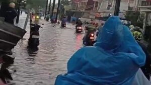 Hujan Deras, Bekasi Terendam Banjir di Sejumlah Titik, Ketinggian Air Capai 50 cm