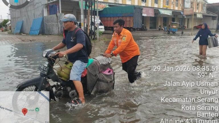 Banjir Landa 11 Kecamatan di Kota Serang, 330 Rumah Terendam Air Setinggi 80 Cm