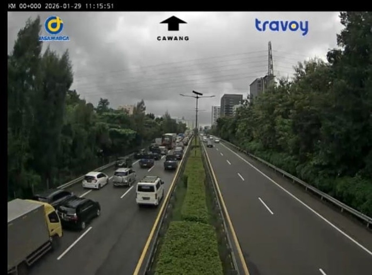 Arus Kendaraan dari Cikampek dan Jagorawi Padatkan Lalu Lintas Cawang