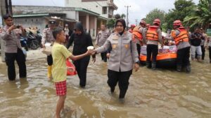 Banjir Bekasi Meluas, Air Capai 70 Cm Rendam Ribuan Rumah dan Sawah