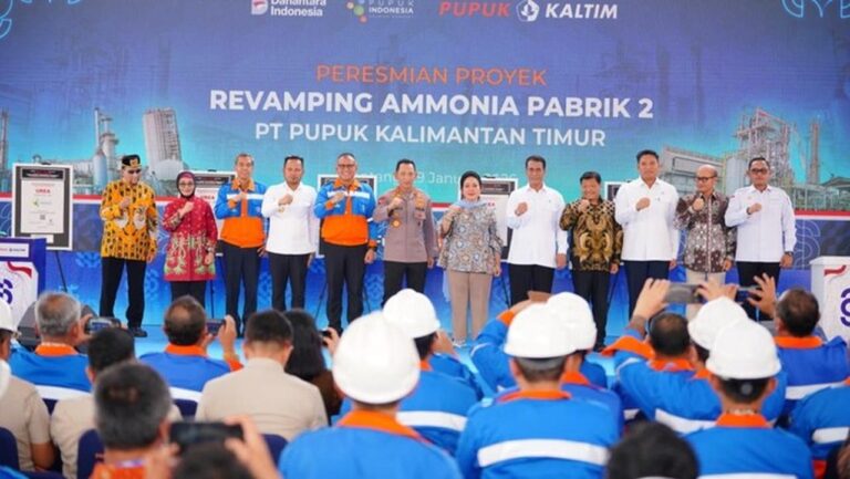 Kapolri, Mentan, dan Ketua Komisi IV DPR Resmikan Revamping Pabrik Amonia Pupuk Kaltim