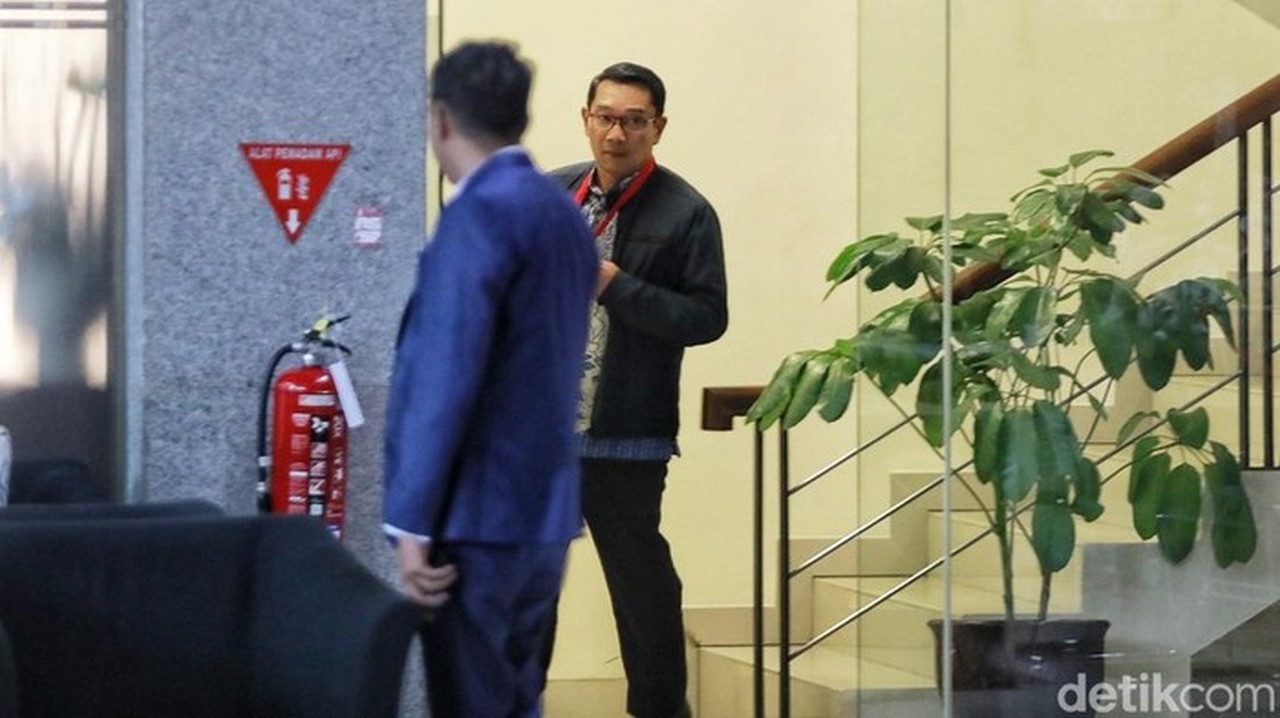 Pengacara Bantah Isu Ridwan Kamil Liburan ke Eropa Bersama Aura Kasih dan Soal Vespa Kuning