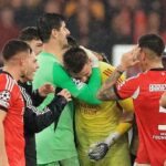 Kiper Benfica Anatoliy Trubin Cetak Gol, Thibaut Courtois Beri Pelukan Hangat