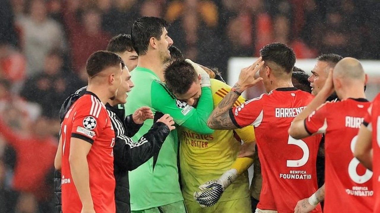 Kiper Benfica Anatoliy Trubin Cetak Gol, Thibaut Courtois Beri Pelukan Hangat