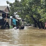 Bekasi Dilanda Banjir: Sirene Meraung, Warga Dievakuasi di Tengah Ketinggian Air 1,5 Meter