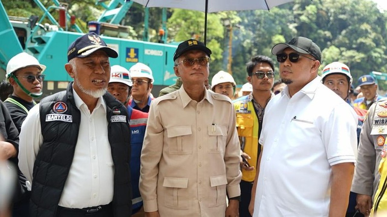 Menteri PU Setujui APBN untuk Bangun Ulang Jalan Bayang-Alahan Panjang Sumbar Menteri PU Setujui APBN untuk Bangun Ulang Jalan Bayang-Alahan Panjang Sumbar