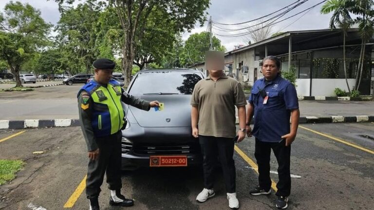 Porsche Berpelat Dinas Kemhan Tak Terdaftar, Polisi Lakukan Penyelidikan Lebih Lanjut