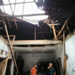 Angin Kencang Terjang Ciomas Bogor, 14 Rumah Warga Rusak Parah