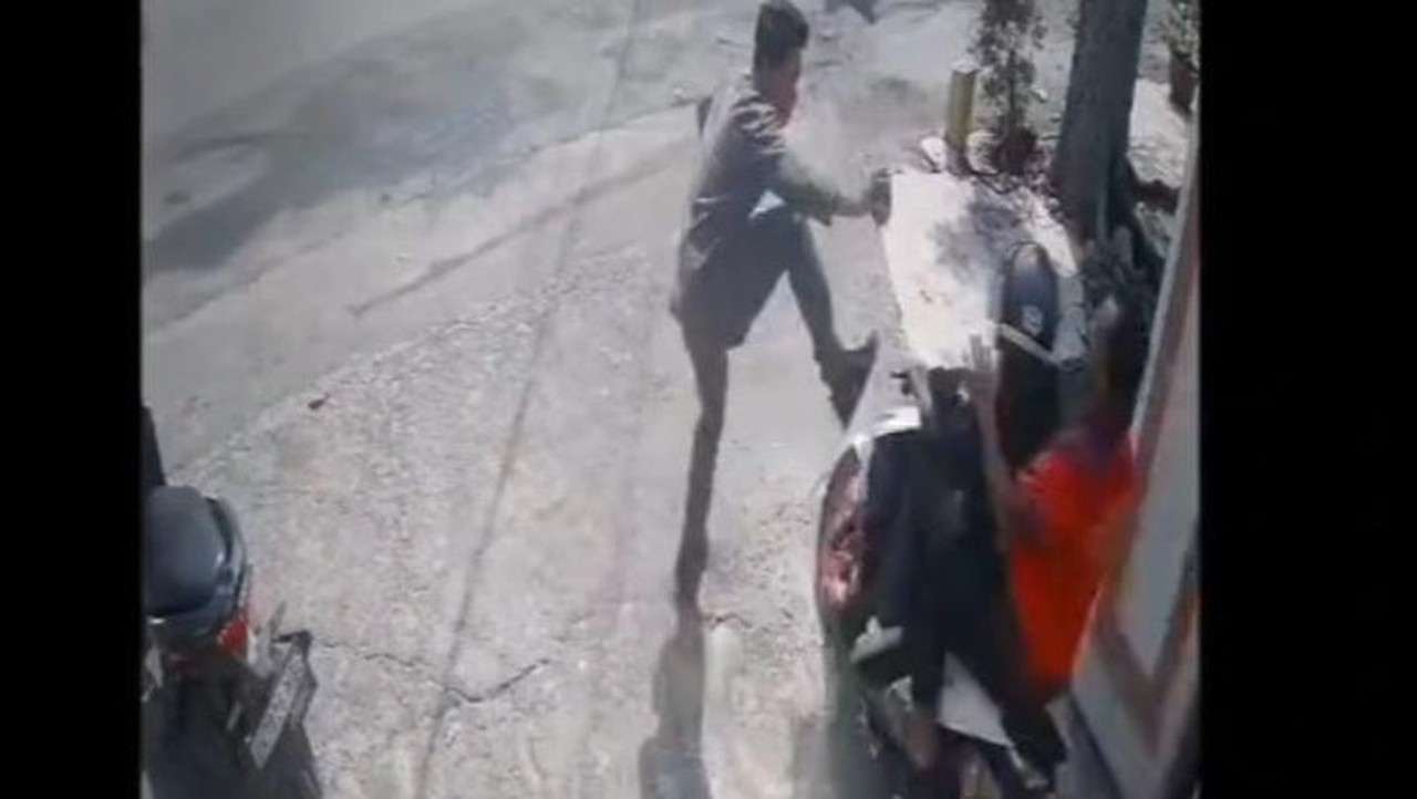 Terdakwa Narkoba Tuntutan Mati Kabur dari PN Lubuk Pakam dengan Sepeda Motor Terdakwa Narkoba Tuntutan Mati Kabur dari PN Lubuk Pakam dengan Sepeda Motor