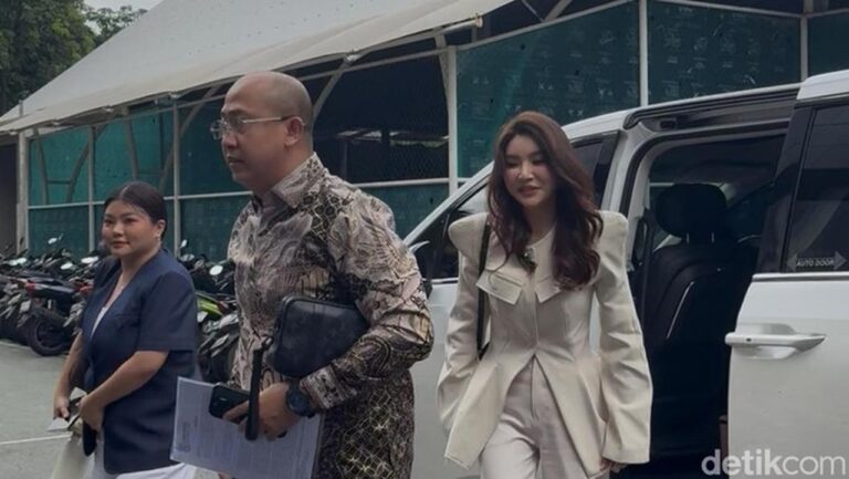 Sarwendah Diperiksa 3,5 Jam di Polda Metro Jaya Terkait Laporan Dugaan Fitnah Ruben Onsu