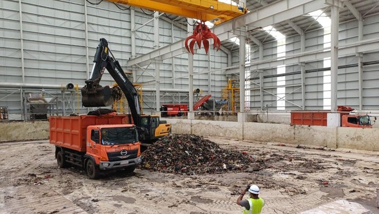 Bau Menyengat RDF Rorotan Kembali Picu Protes, Operasional Dihentikan Sementara Bau Menyengat RDF Rorotan Kembali Picu Protes, Operasional Dihentikan Sementara