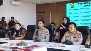 Maling Kepergok Jatuh dari Ventilasi di Jakbar, Tetap Curi Barang Senilai Rp 150 Juta