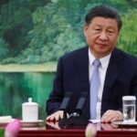 Bola Kemenangan MU Diberikan Keir Starmer untuk Presiden China Xi Jinping