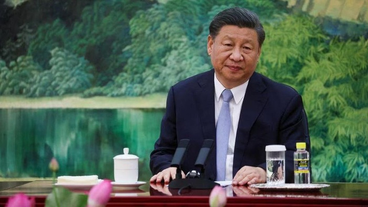 Bola Kemenangan MU Diberikan Keir Starmer untuk Presiden China Xi Jinping Bola Kemenangan MU Diberikan Keir Starmer untuk Presiden China Xi Jinping