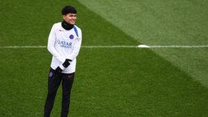 Hansi Flick Kecewa Berat Dro Fernandez Pilih Pindah ke PSG, Akui Keputusan Pemain