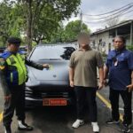 Porsche Cayenne Berpelat Dinas Kemhan Palsu: Fakta Terungkap, Pengemudi Masih Saksi