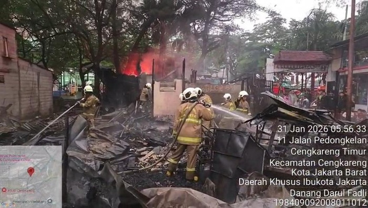 Rumah dan Lapak Semi Permanen di Cengkareng Terbakar Hebat, Dugaan Korsleting Listrik Rumah dan Lapak Semi Permanen di Cengkareng Terbakar Hebat, Dugaan Korsleting Listrik